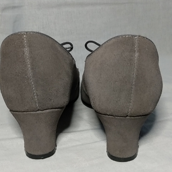 Tictactoes leather gray heels size 10W - Picture 6 of 8